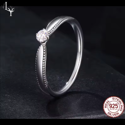 Women’s Radiant Moissanite Ring – 925 Silver