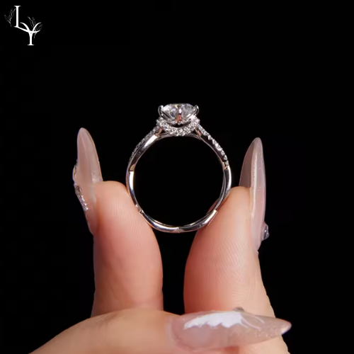 Women’s Luxury Moissanite Ring – 925 Silver